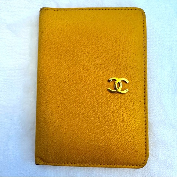 Vintage Chanel Yellow Leather Card HolderPre Owned